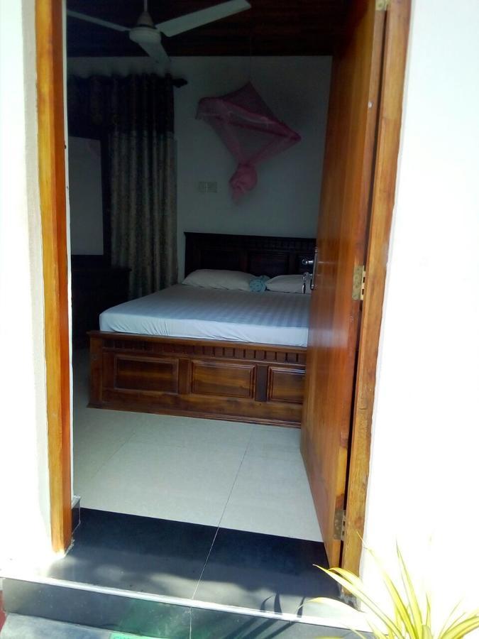 Nethmi * Negombo