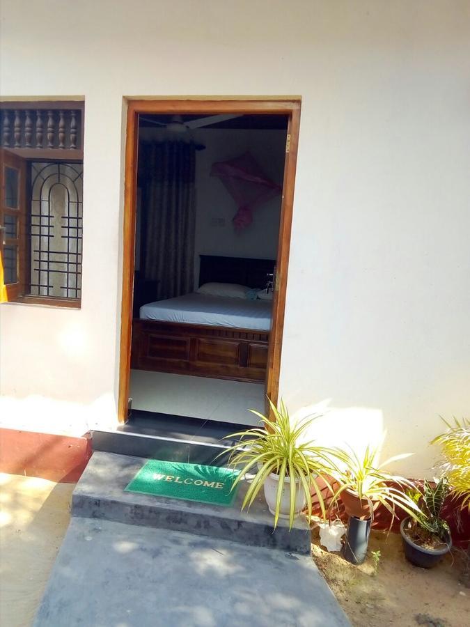 Nethmi * Negombo